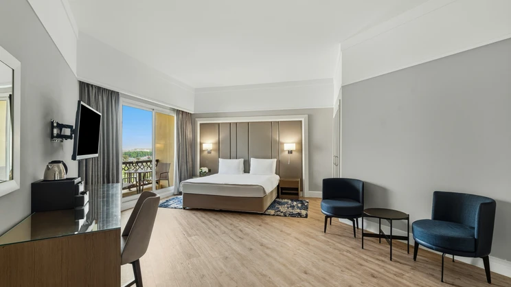 Interconnecting Family Suite with Garden View 